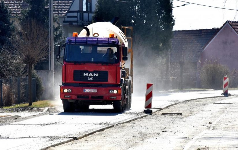 VIDEO U Vinici se počelo s asfaltiranjem, zavr&scaron;etak Aglomeracije do svibnja