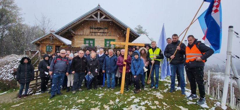 &quot;Za Križem po Višnjici&quot; – održan prvi križni put u župi Višnjica