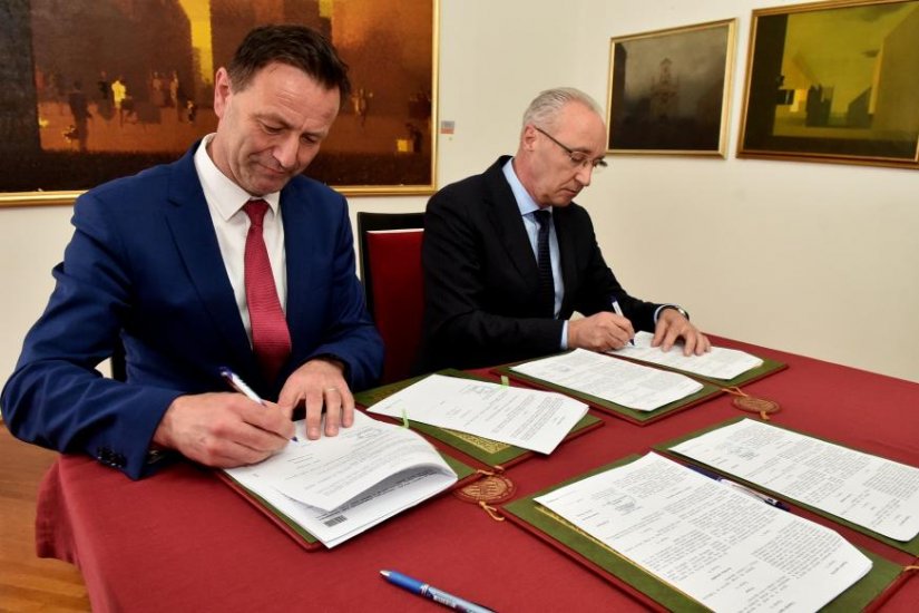 Potpisana tri ugovora s Fondom, do kraja godine očekuje se i ugovor za sanaciju Brezja