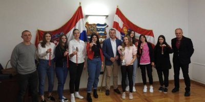 Župan Stričak čestitao ženskoj futsal ekipi Prve gimanzije Varaždin na povijesnom uspjehu