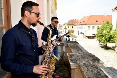 FOTO Subotnja kavica bolje prija uz zvukove glazbe s balkona