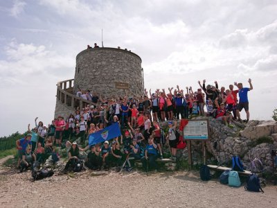 FOTO Članovi sekcije mladeži PK Ivanec iz 5 osnovnih škola posjetile Park prirode Učka i odradili uspon na najviši vrh