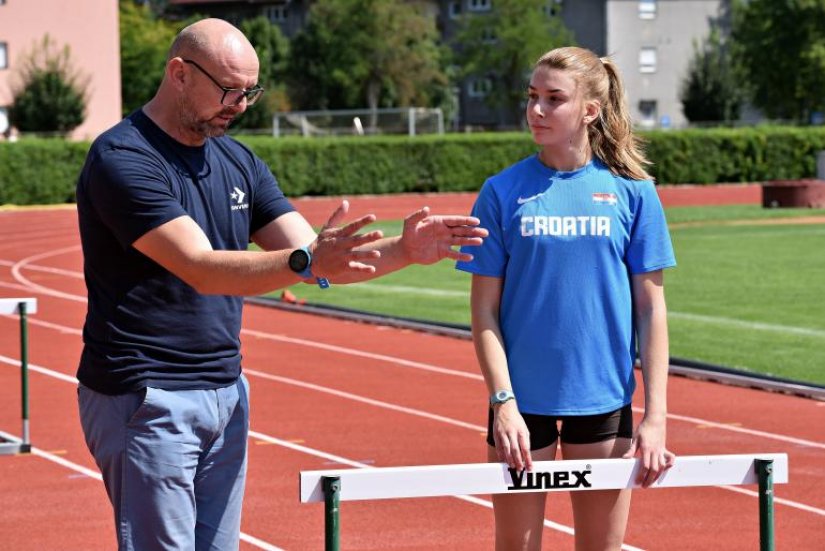 Atletičarka Slobode Klara Koščak na seniorskom Prvenstvu Balkana osvojila srebro u štafeti 4x400 metara