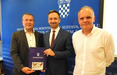 Župan Stričak potpisao ugovor za školsku prehranu vrijedan gotovo milijun kuna