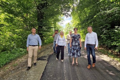 FOTO VARAŽDINSKE TOPLICE Zahvaljujući odličnoj suradnji sa ŽUC-om asfaltirana prometnica u Hrastovcu