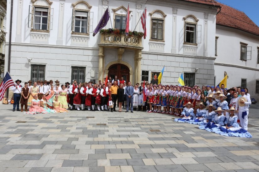 Gradonačelnik priredio prijem za sudionike međunarodnog folklornog festivala COFA