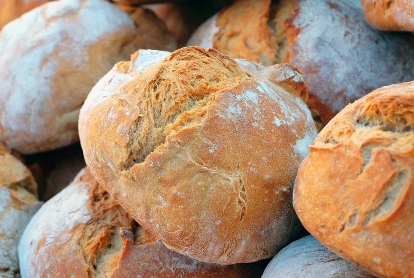 Iz metalnog spremnika trgovine u Sračincu ukraden kruh