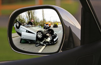 Prevrnula auto na krov u Donjoj Voći, zbog ozljeda završila u bolnici