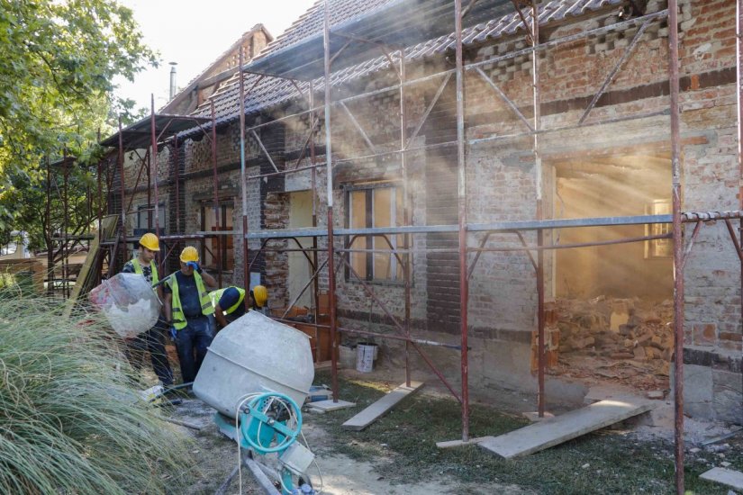 FOTO Počela obnova povijesnog objekta u ivanečkom gradskom parku