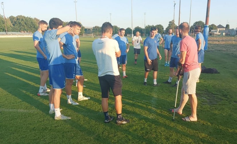 Kapetan Varaždina dva dana nakon teške ozljede u Osijeku sa štakama došao na trening