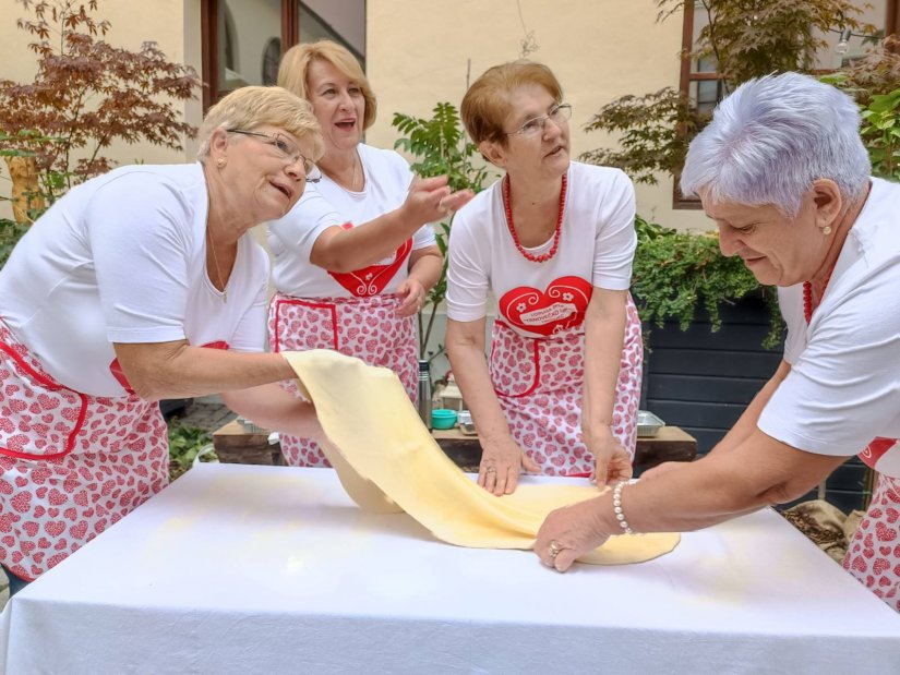 FOTO Zanimljivo i veselo bilo je današnje subotnje prijepodne u zelenoj oazi Atrija Županijske palače