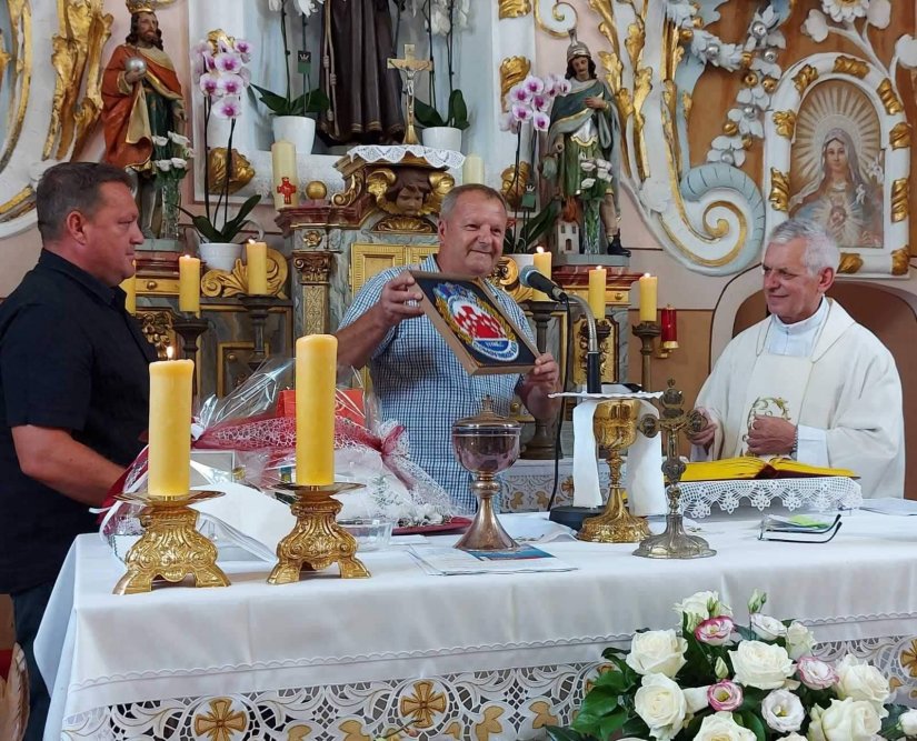 FOTO Branitelji priredili dirljiv oproštaj od velečasnog Pakraca iz župe Margečan