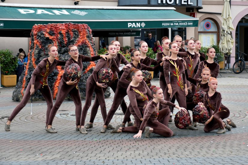 FOTO Spoj plesa i mode na krugovima centra svijeta u Ludbregu