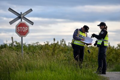 U naletu vlaka na osobno vozilo na pružnom prijelazu u Bolfanu smrtno stradali žena i dijete