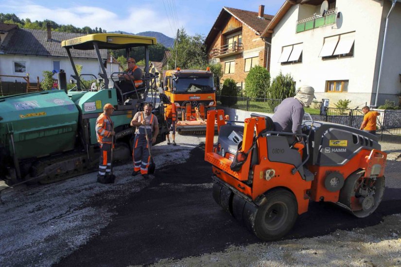 Završeni radovi na modernizaciji nerazvrstanih cesta: Asfalt na dionice u Ivancu, Salinovcu i I. Željeznici