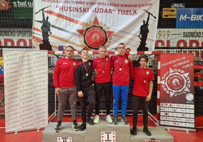 Hrvači Vindije nastupali na međunarodnom turniru u Tuzli i na PH u Petrinji