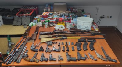 Policija pronašla arsenal oružja i municije kod 75-godišnjaka koji je uhićen i predan pritvorskom nadzorniku