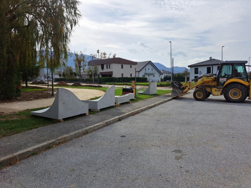 IVANEC Napreduju radovi na skate i bike parku: Montiraju se rampe, rasvjeta, asfaltiraju staze...