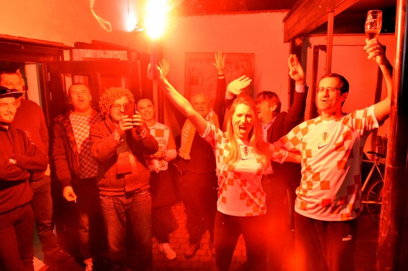 VIDEO, FOTO Varaždinski navijači pratili pobjedu Hrvatske i na Adventu