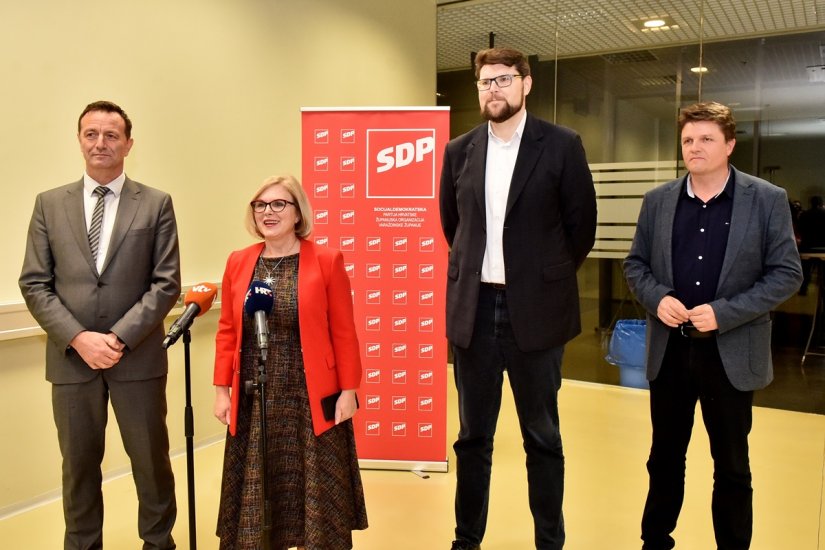 FOTO: Varaždinske SDP-ovke poslale poruku muškim kolegama - Zajedno možemo sve!