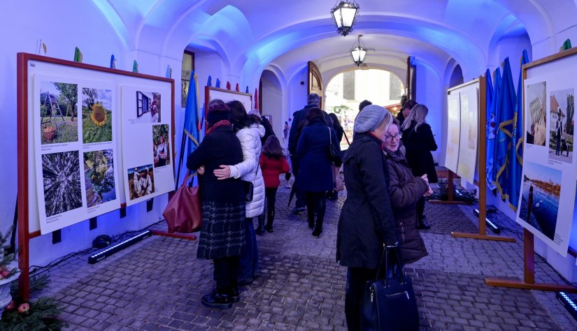U Županijskoj palači otvorena izložba fotografija „Tako lijepa i bogata naša…Varaždinska županija“