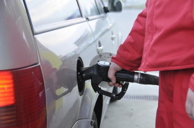 Vlada donijela novu uredbu - od sutra nove, niže cijene goriva