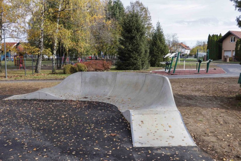 Završeni radovi na gradnji i uređenju skate i biciklističkog parka u Ivancu