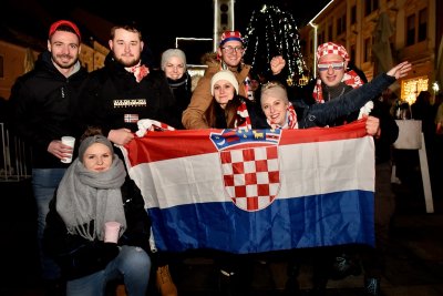FOTO Unatoč zimi varaždinski navijači bodre Hrvatsku na Korzu