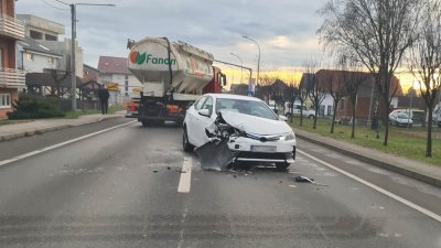 FOTO Prometna nesreća na glavnoj prometnici između Sračinca i Hrašćice
