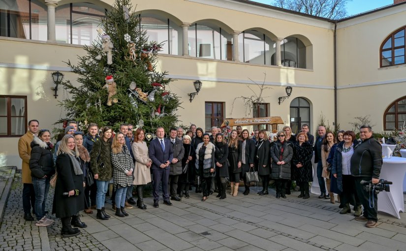 Tradicionalan prijem za novinare, snimatelje i druge djelatnike medijskih kuća u Županijskoj palači