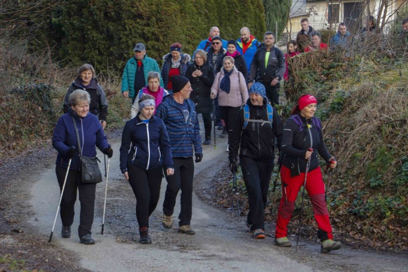 Gotovo 200 rekreativaca na pješačenju DŠR-a Lančić-Knapić na Sveta tri kralja