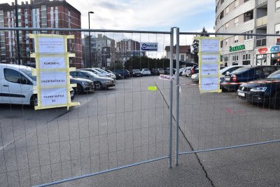 FOTO Osvanula ograda na parkiralištu u Supilovoj, stanari ogorčeni: &quot;Pa gdje ćemo se parkirati?!&quot;