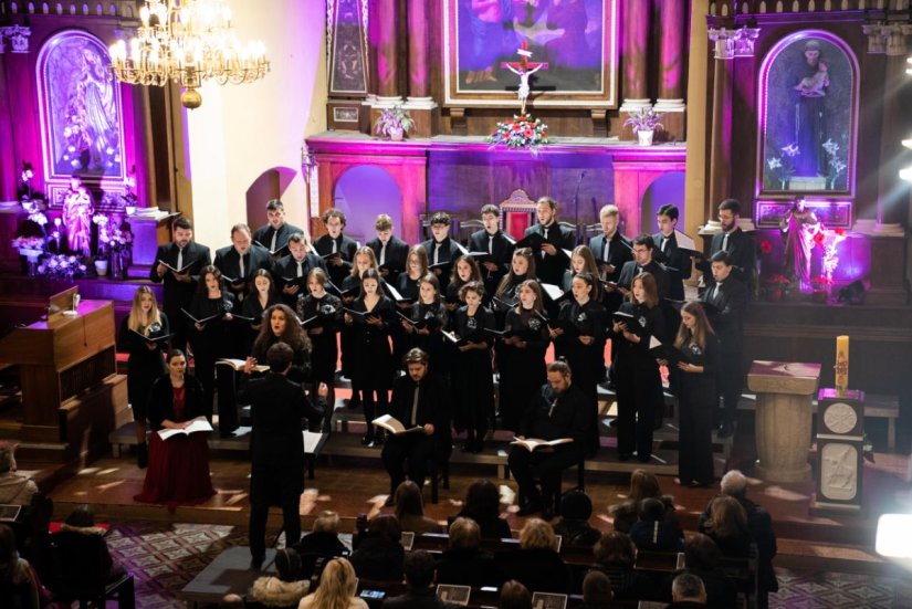 FOTO Prva izvedba velebne Hrvatske mise Borisa Papandopula u Varaždinu na koncertu Zbora Via