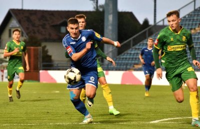 Varaždin izgubio u Puli 2:1, oba pogotka primio nakon kornera, Zelenika obranio 11-terac Ercegu