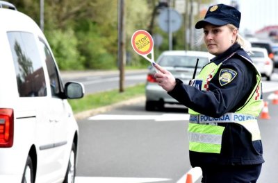 19-godišnjak upravljao neregistriranim vozilom bez vozačke dozvole i pod utjecajem droge