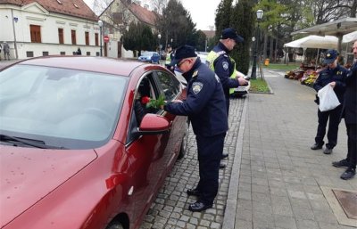 Uz Dan žena, varaždinska policija pripremila poklone za uzorne vozačice