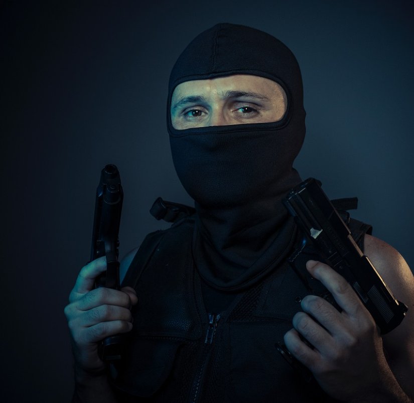 Maskirani muškarac vatrenim oružjem opljačkao benzinsku postaju u Čakovcu