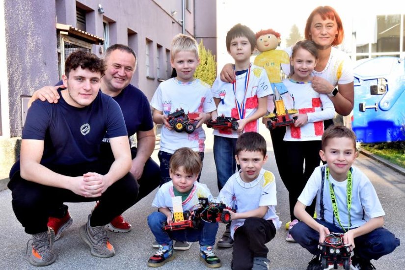 Kako su naši najmlađi robotičari Modrićevim golom Neymaru osvojili broncu?