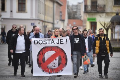 FOTO/VIDEO Djelatnici Hitne pomoći prosvjedovali protiv ravnatelja Smoljanca