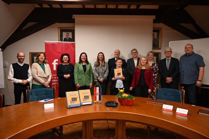 Na FOI-ju promovirana knjiga &quot;Osnove javnog menadžmenta&quot; grupe autora i urednice prof. dr. sc. Ruže Brčić