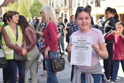 FOTO Prosvjed na varaždinskom Korzu - dječji doplatak za svu djecu