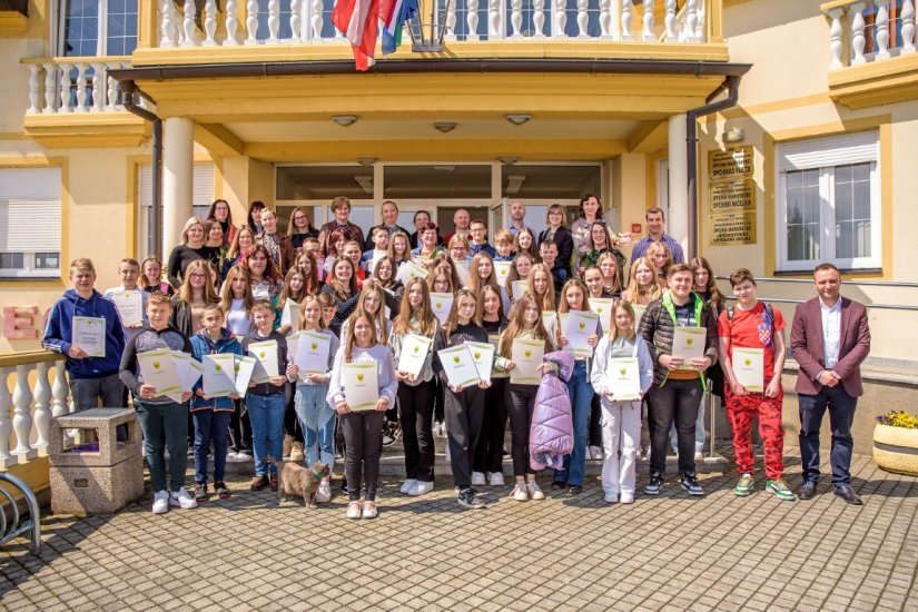 FOTO Načelnik Klapša primio uspješne učenike OŠ Maruševec i njihove mentore