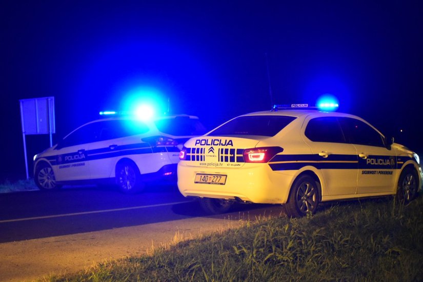 Mlada vozačica zaspala za volanom pa sletjela s ceste