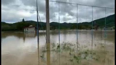 FOTO/VIDEO Poplavljeno nogometno igralište NK Bednje u Beletincu