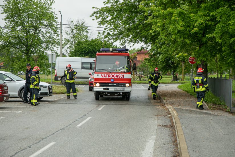 FOTO Vatrogasne sirene uzbudile stanovnike Dravske ulice u Sračincu