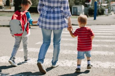 Sedmogodišnje dijete neoprezno istrčalo na prometnicu kada je naletio auto