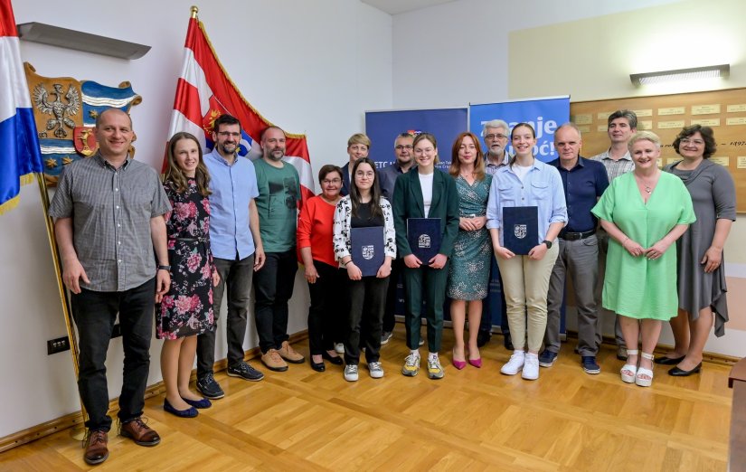 FOTO Lana, Mila i Barbara osvojile čak tri brončane medalje na međunarodnim natjecanjima!