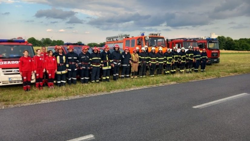 Vatrogasci VZO Petrijanec održali vježbu u Družbincu