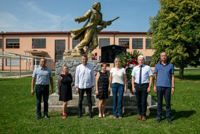 U Sračincu položen vijenac na spomenik palim borcima