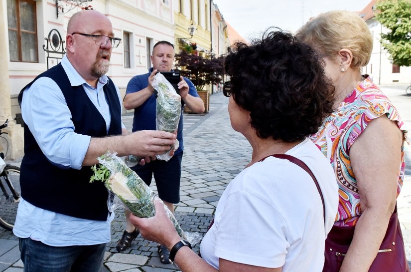 Dretar na prosvjedu za bolju obranu od tuče; &quot;Bude li leda, bit će i vatre! Odšteta je samo pomoć za sirotinju&quot;